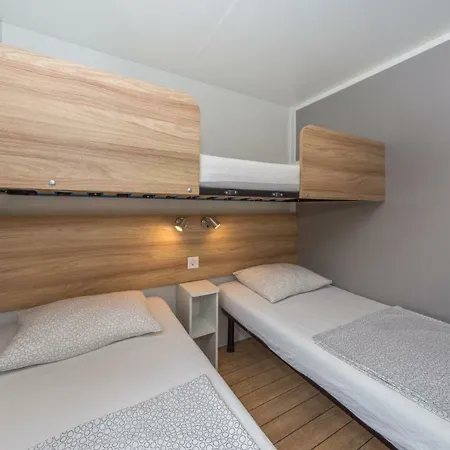 Mobile Homes Crystal 比奥格勒·纳·莫鲁