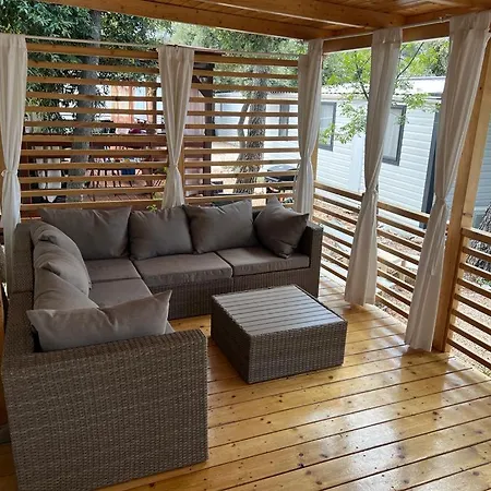 Kamp alanı Mobile Homes Crystal Biograd Na Moru