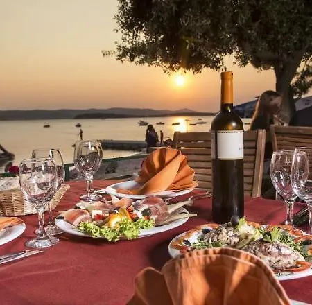 Mobile Homes Crystal Kamp alanı 4*