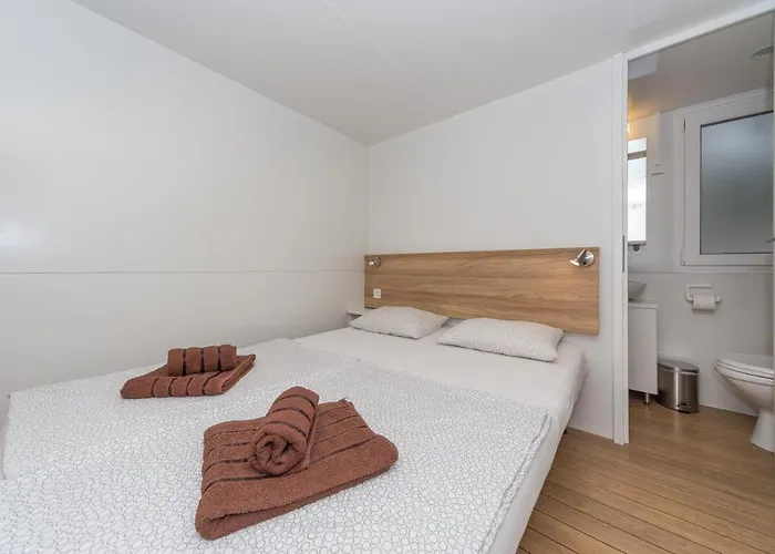 Mobile Homes Crystal 4* Биоград-на-Мору