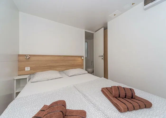 Mobile Homes Crystal Kamp 4*