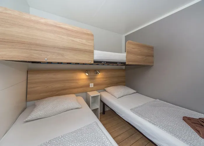 Mobile Homes Crystal Биоград-на-Мору